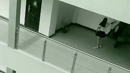 吃瓜娱乐中监控下的一幕,娱乐圈幕后真相曝光